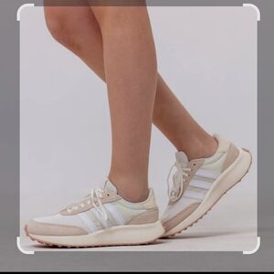 Adidas Women's Run 70s Shoes Lifestyle Cream and White Sneakers Size 9 Running